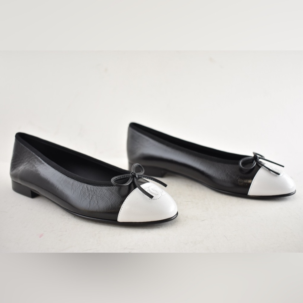Chanel 26S Black White Crumpled Shiny Lambskin CC Bow Ballet Ballerina Flat 39 - Picture 4 of 16